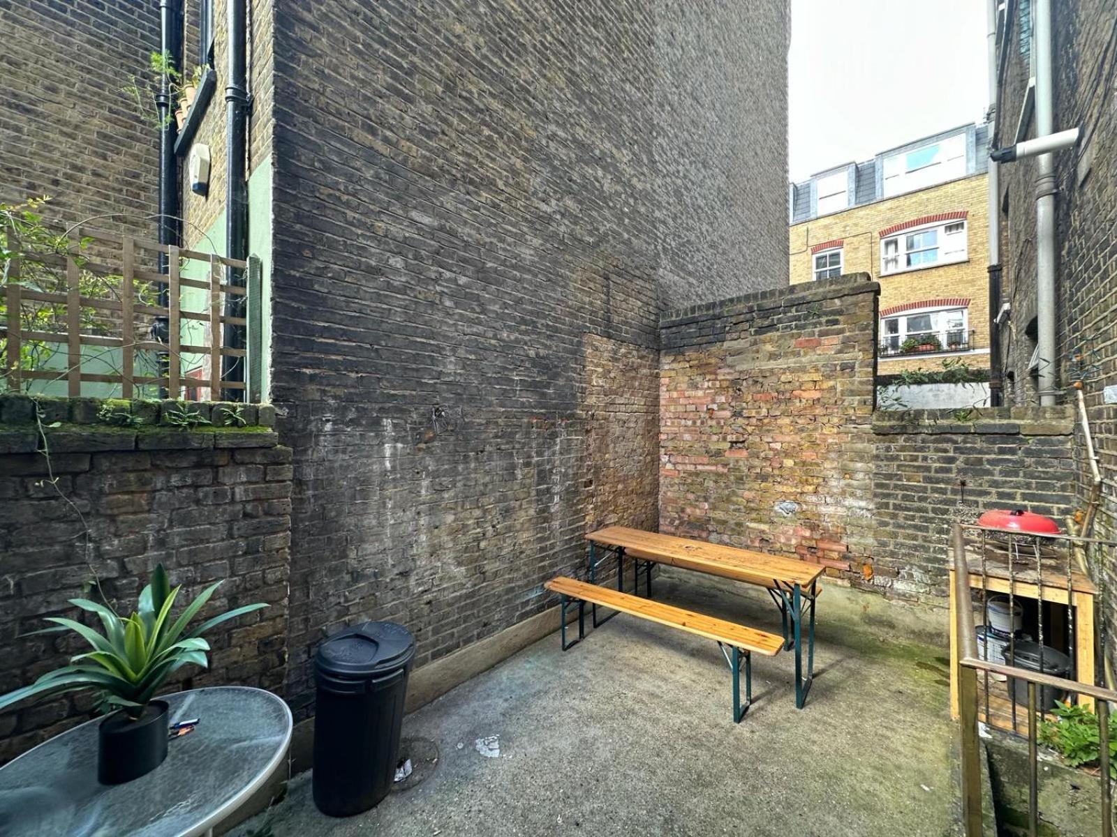 Whitechapel Station Rooms R1 London Ngoại thất bức ảnh